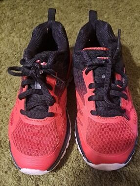 FILS Boys Red Lace Sneakers Size 1.